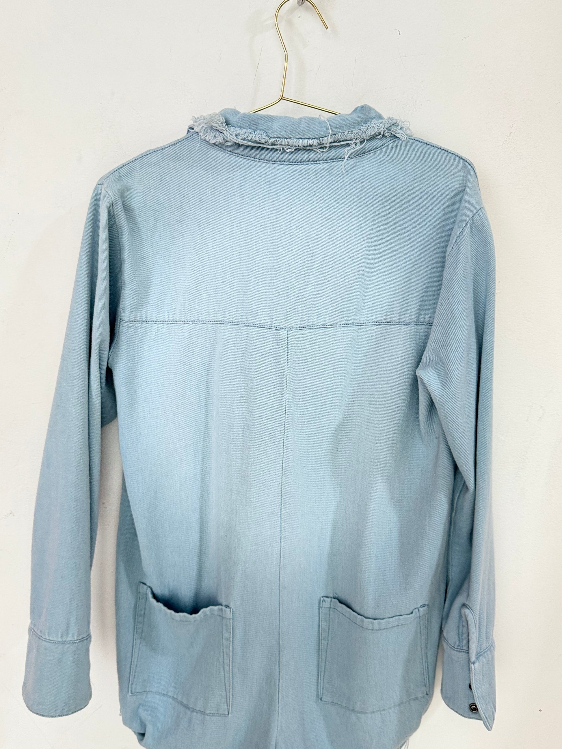 Enterizo camisero en denim ligero – Azul claro