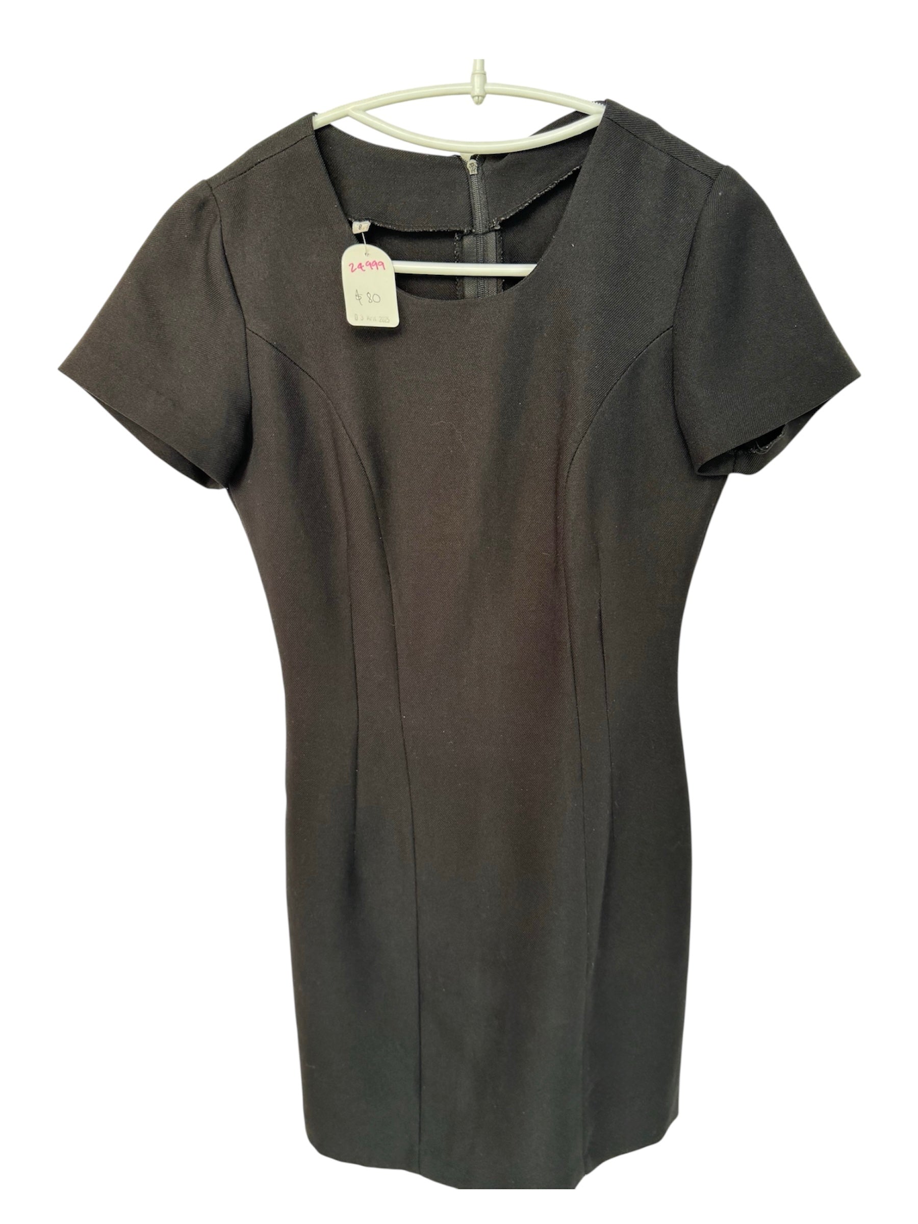 Vestido negro tipo coctel