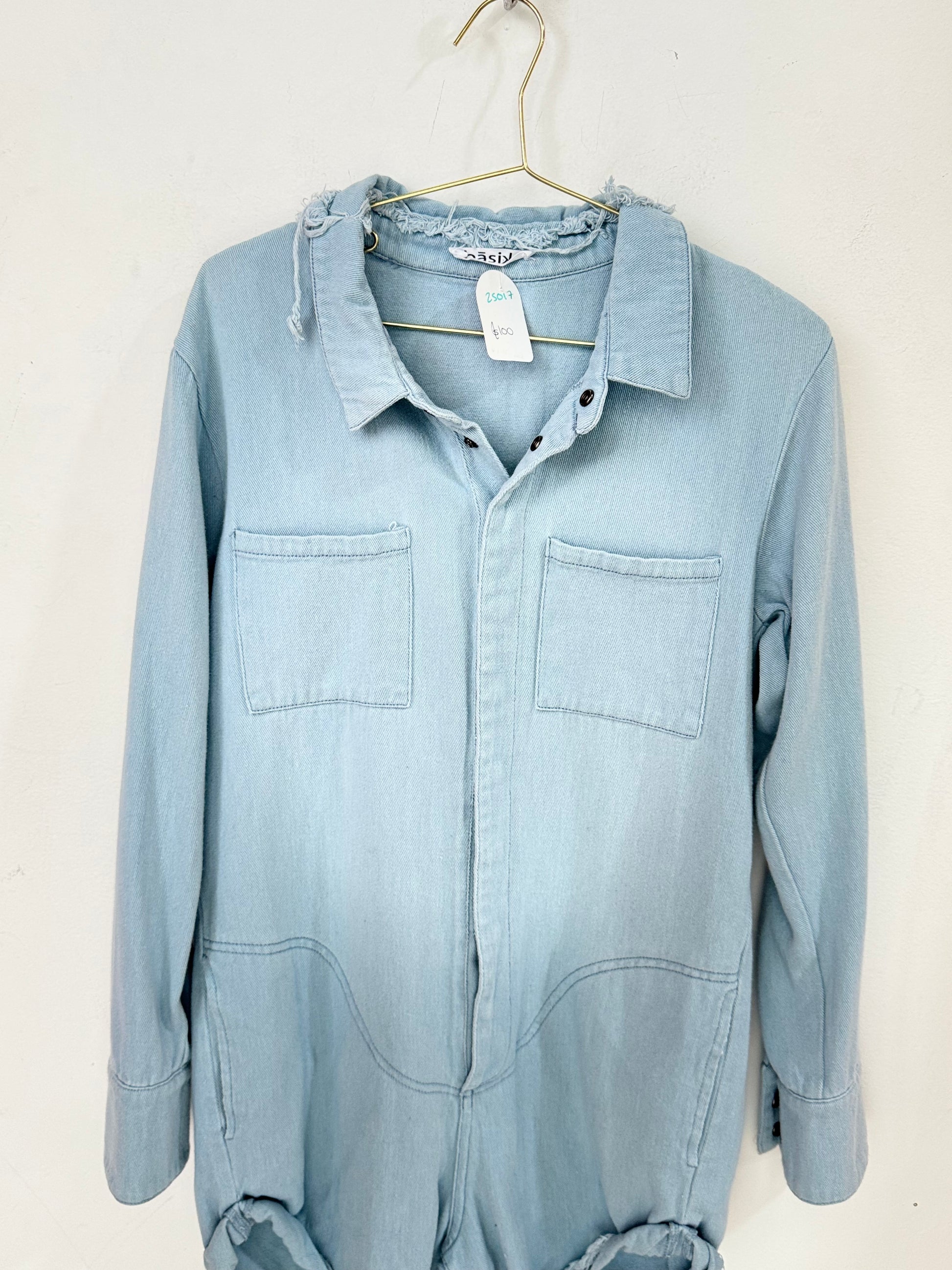 Enterizo camisero en denim ligero – Azul claro