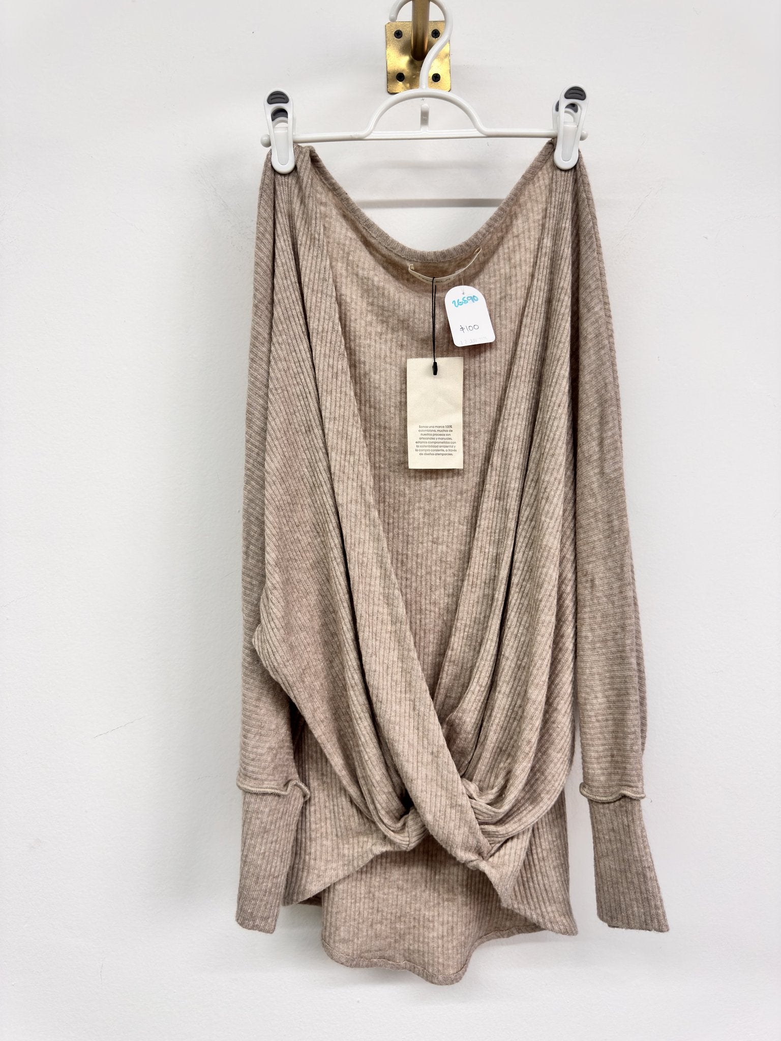 Blusa beige cruzada