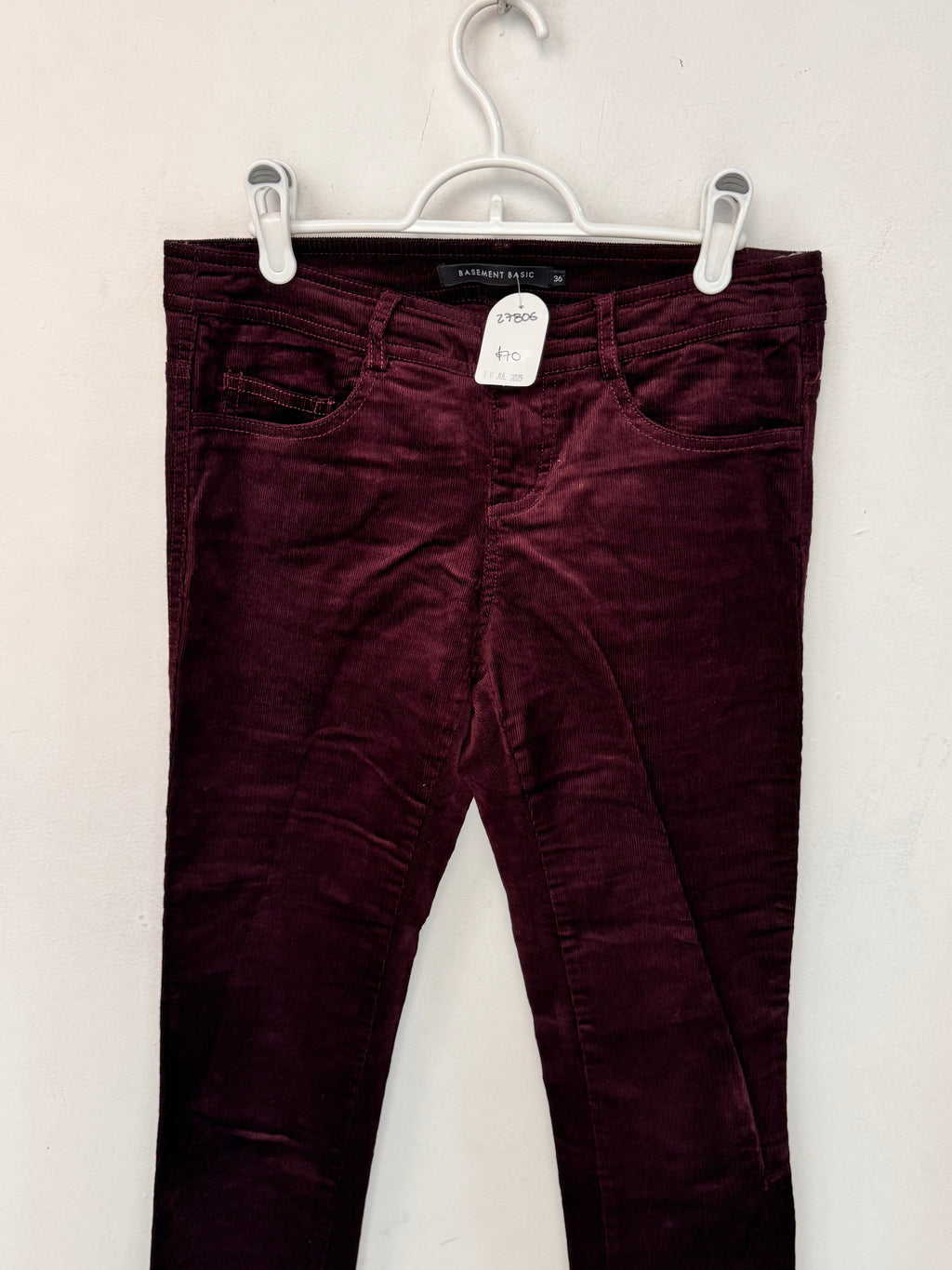 Pantalón vino en pana