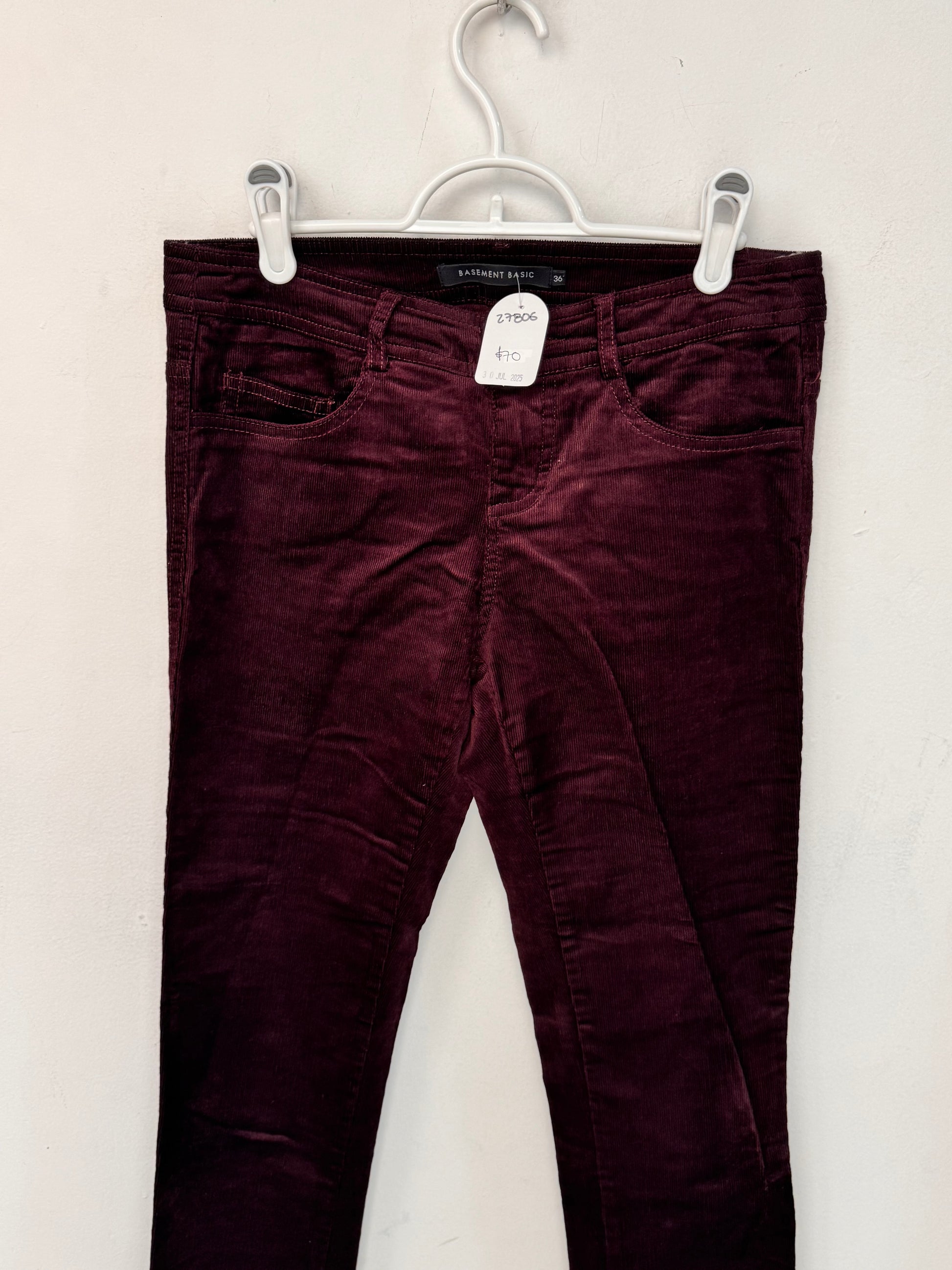 Pantalón vino en pana
