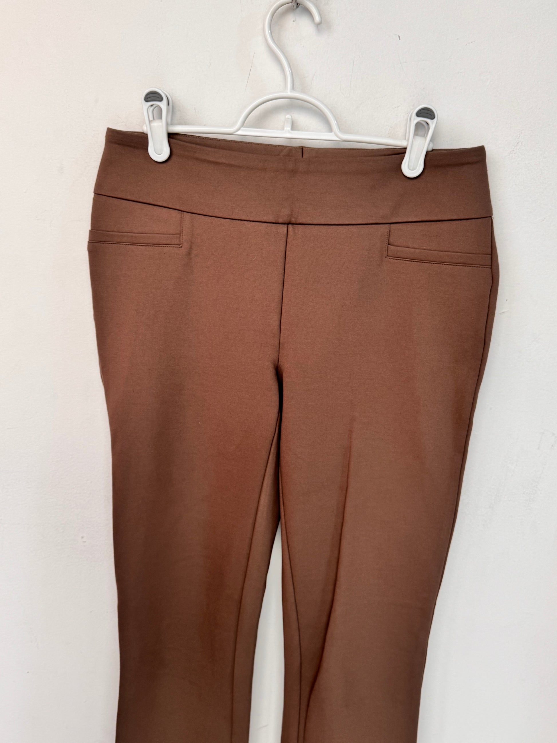 Pantalón clásico café