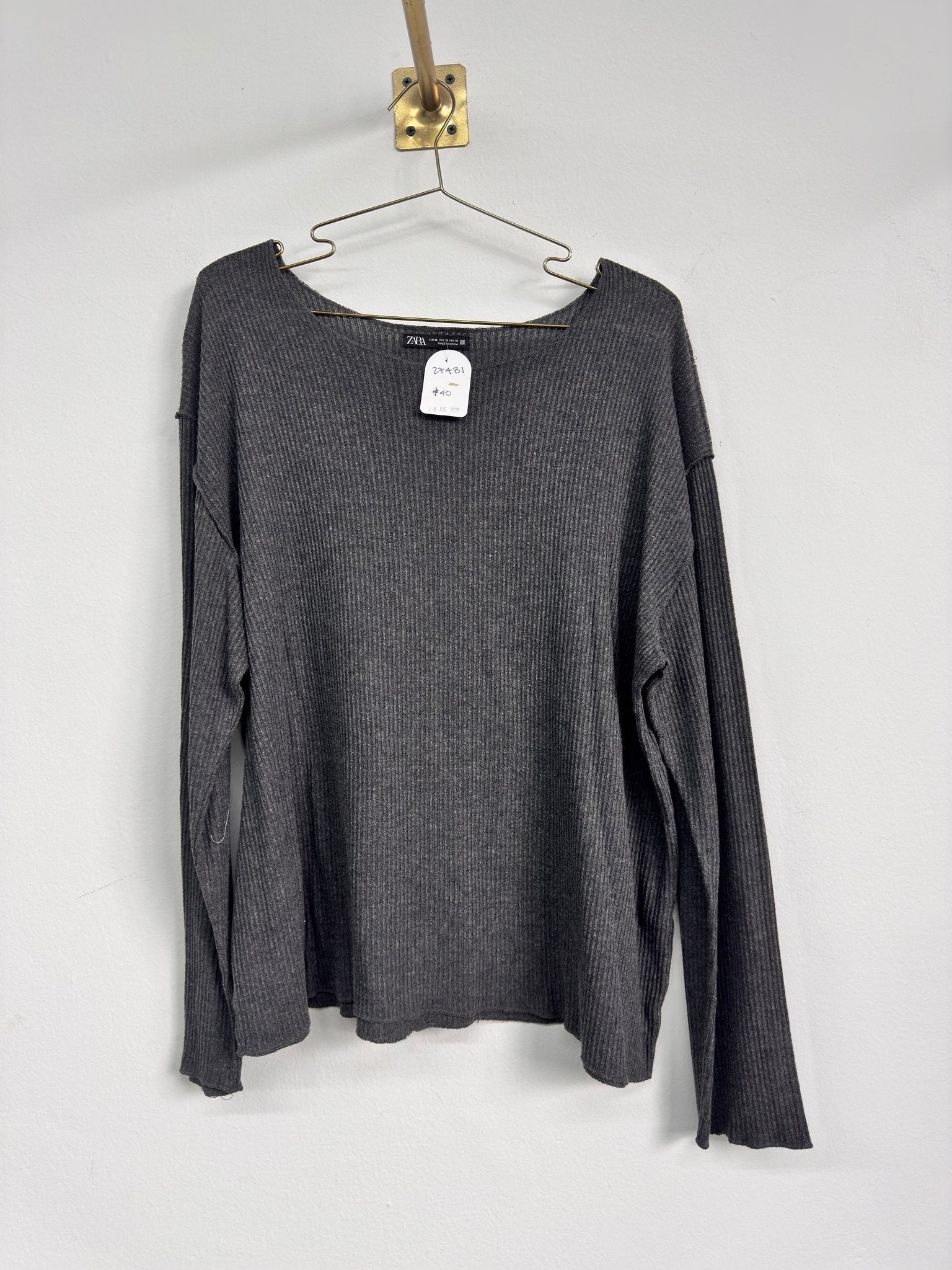 Suéter gris oscuro Zara