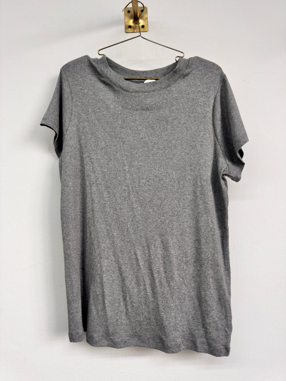 Camiseta gris manga corta