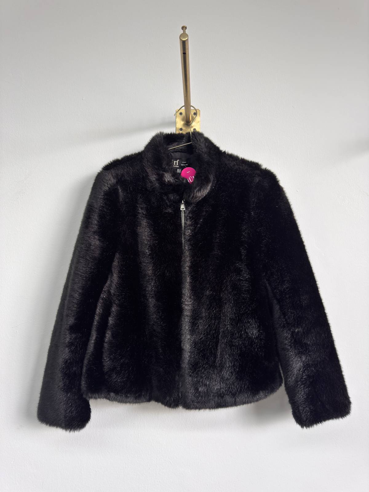 Chaqueta de peluche negra Zara