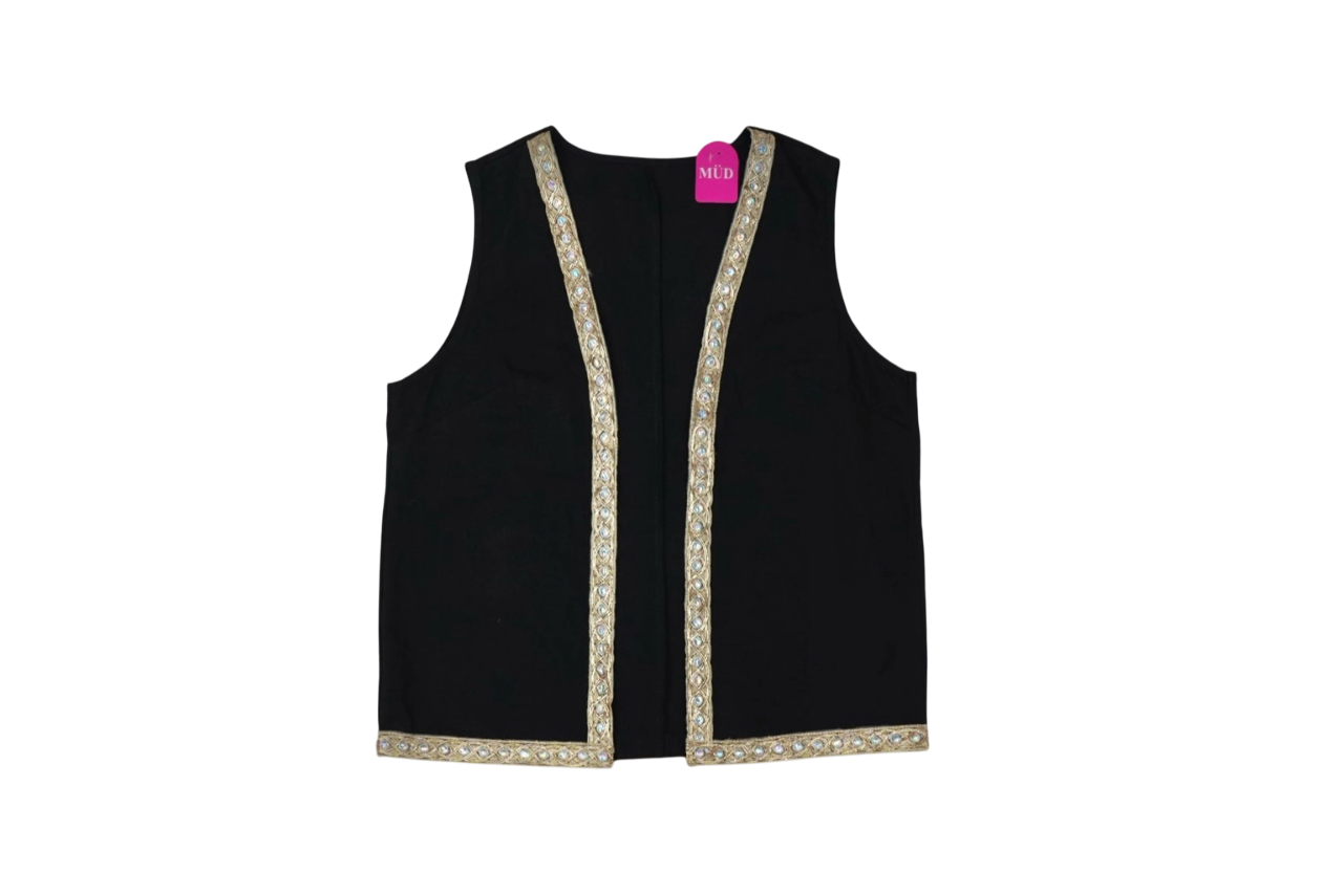 Chaleco negro con bordado dorado y pedrería