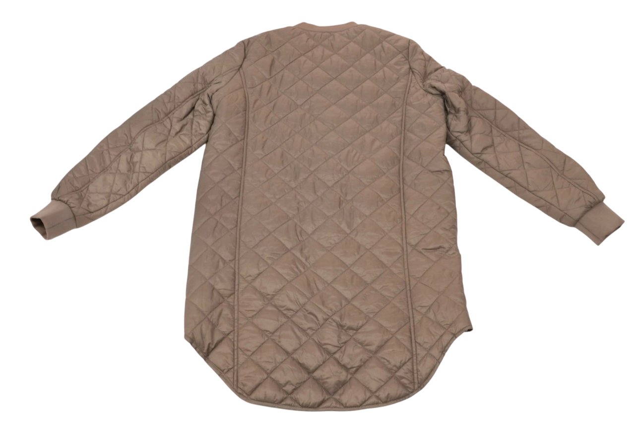 Chaqueta acolchada larga en tono beige