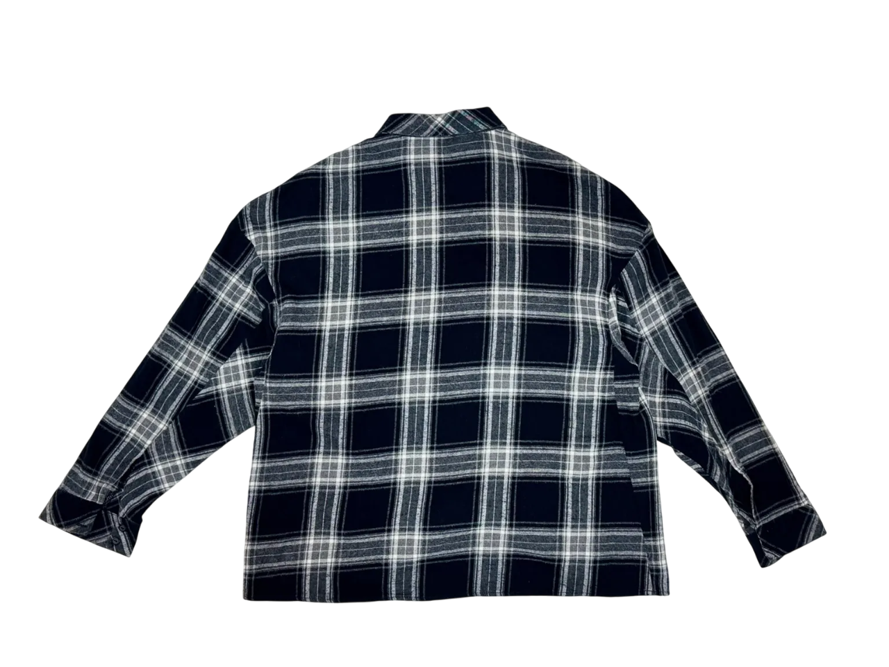 Blusa de cuadros en tonos negro y blanco