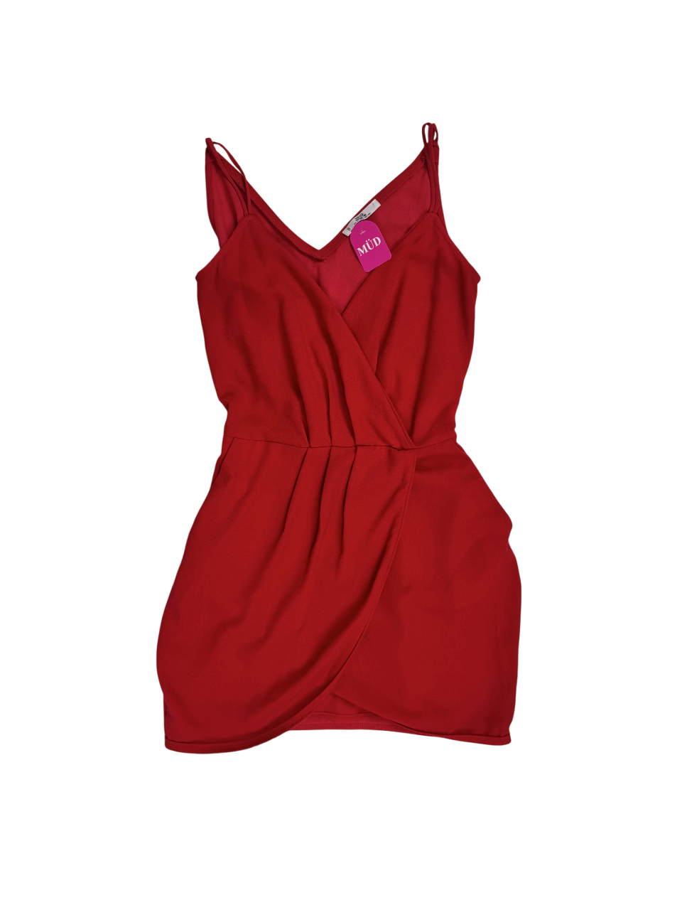 Vestido corto rojo con tiras delgadas