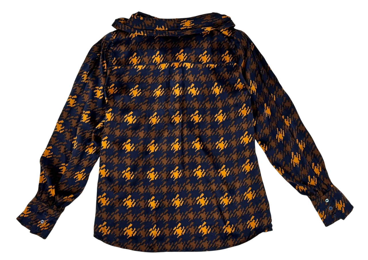 Blusa estampada azul y mostaza con lazo en el cuello