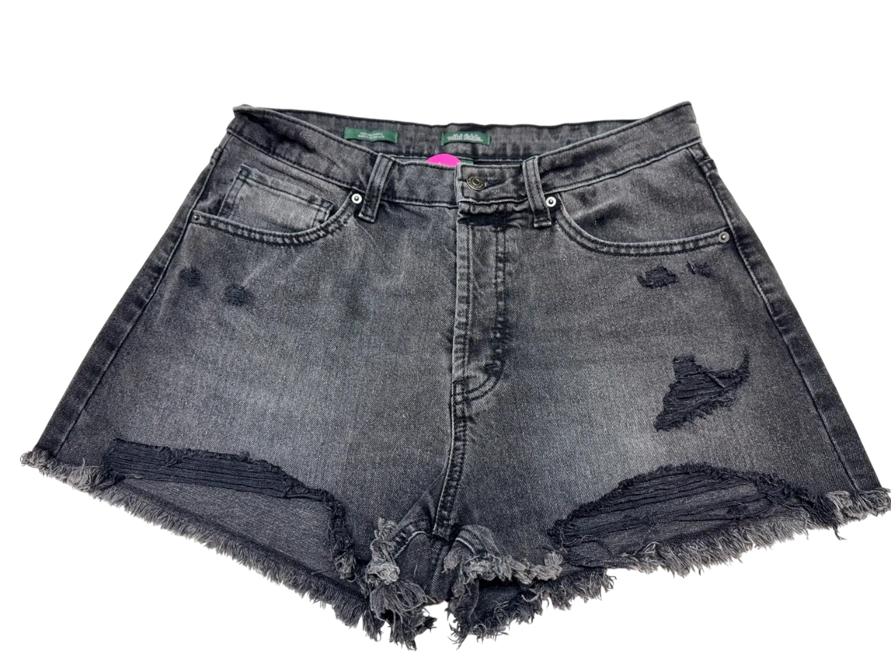Short negro desgastado