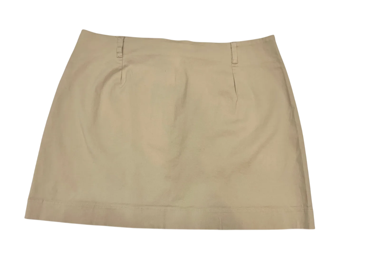 Falda beige con bolsillos frontales