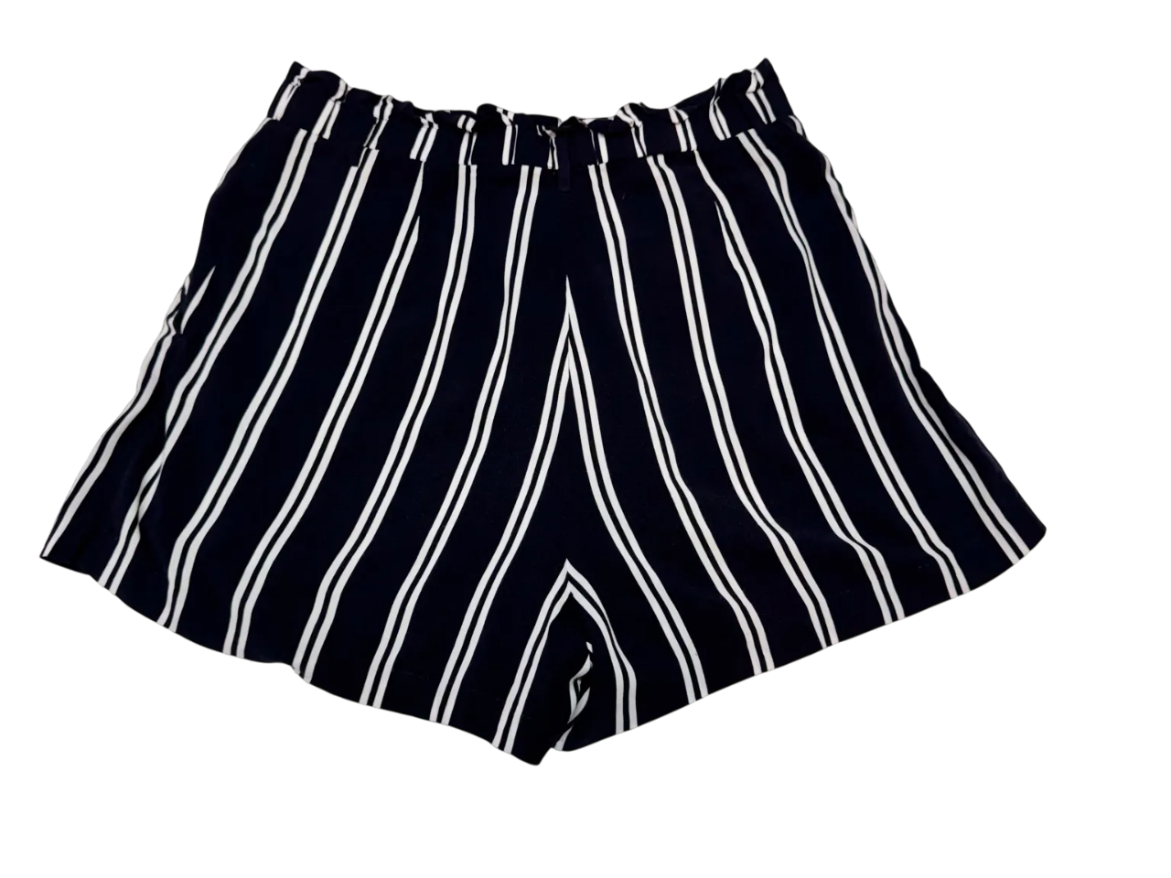 Short a rayas blanco y negro