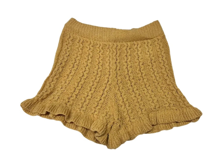Short tejido mostaza con borde ondulado