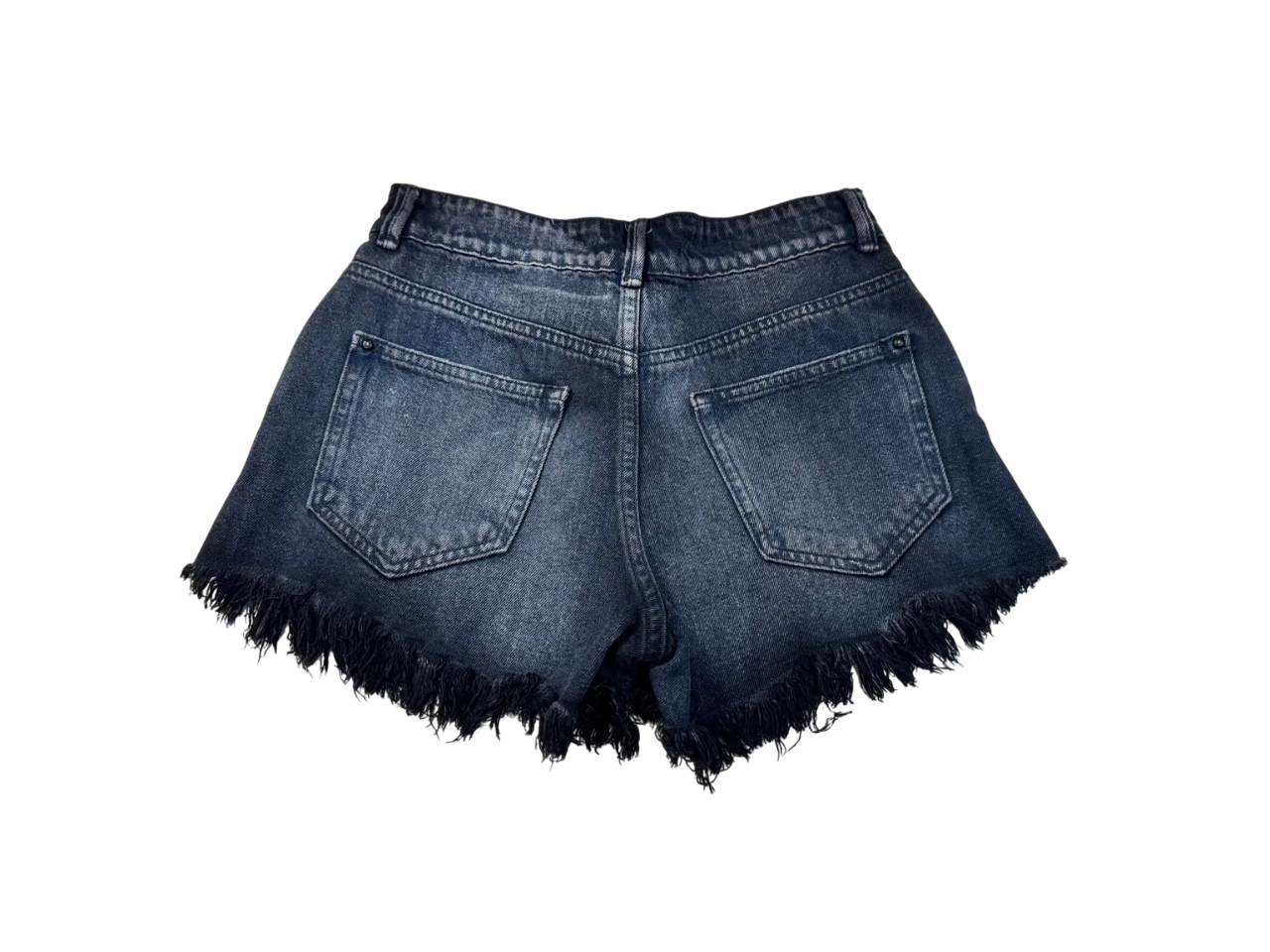 Short de mezclilla negro con bota deshilachada