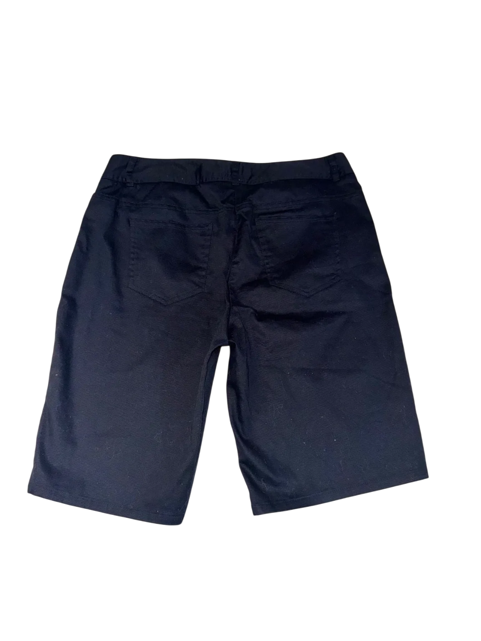 Short negro clásico de tiro medio